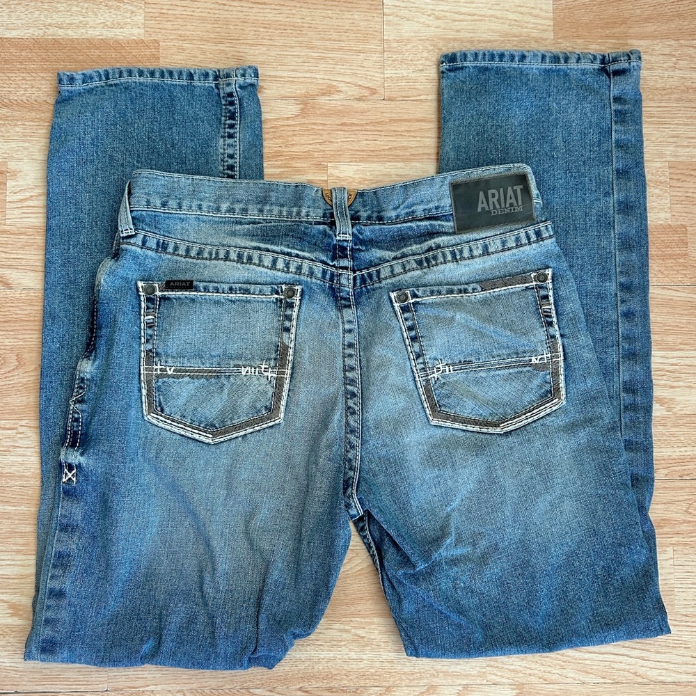 Ariat M2 Stirling Traditional Relaxed BootCut Light Wash Shasta Jeans 34 x 34